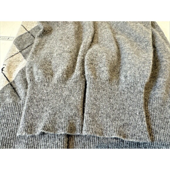 Burberry London Size Large Cashmere Classic Argyle Gray V-Neck Sweater Logo - Picture 10 of 12